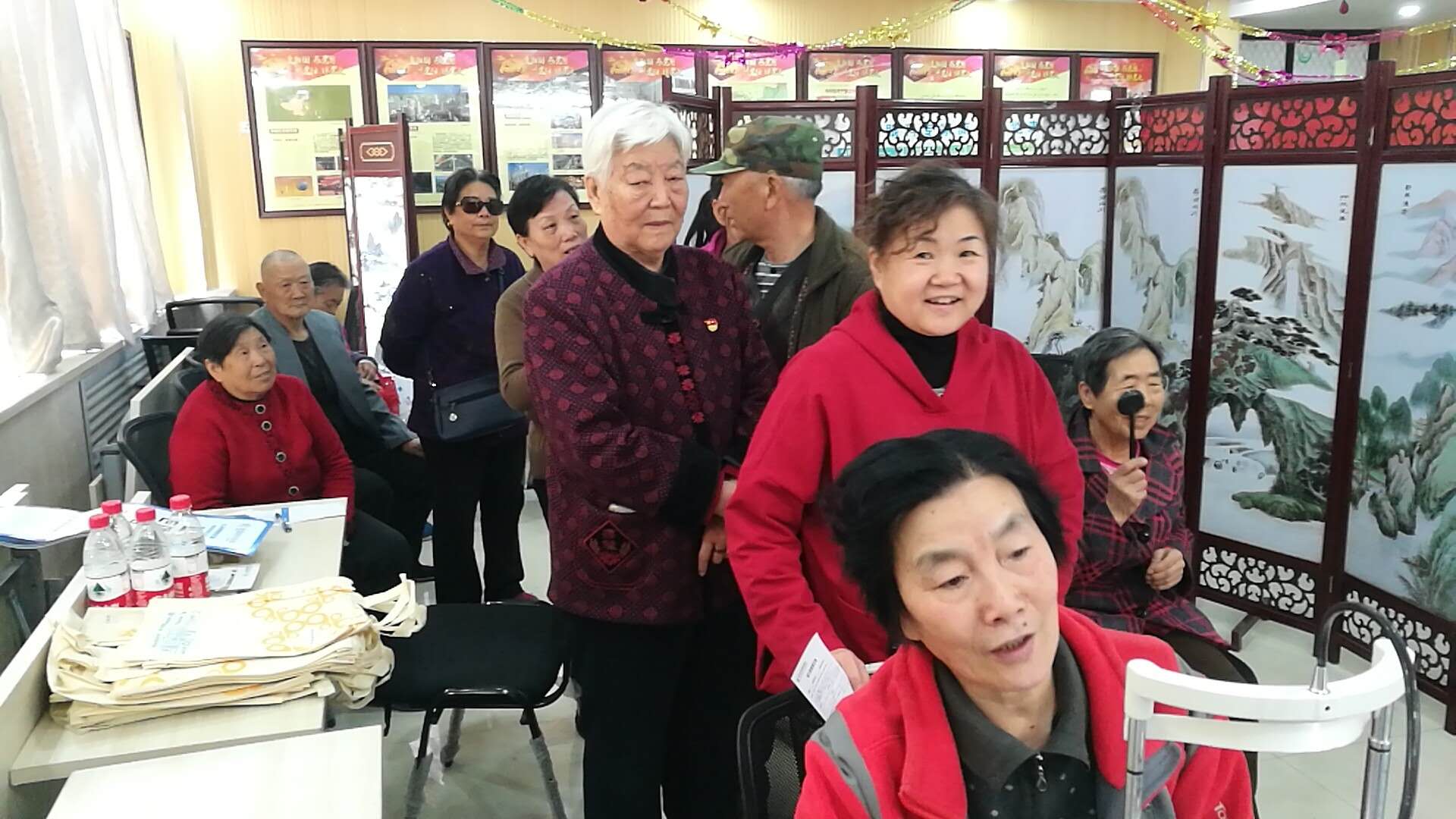 普瑞眼科攜手北站五路社區(qū)訪惠聚工作隊進(jìn)行講座義診活動
